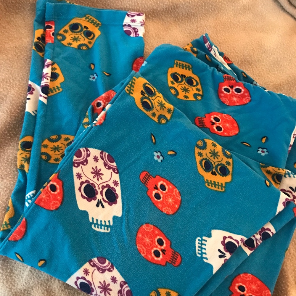 Lularoe sugar skull leggings